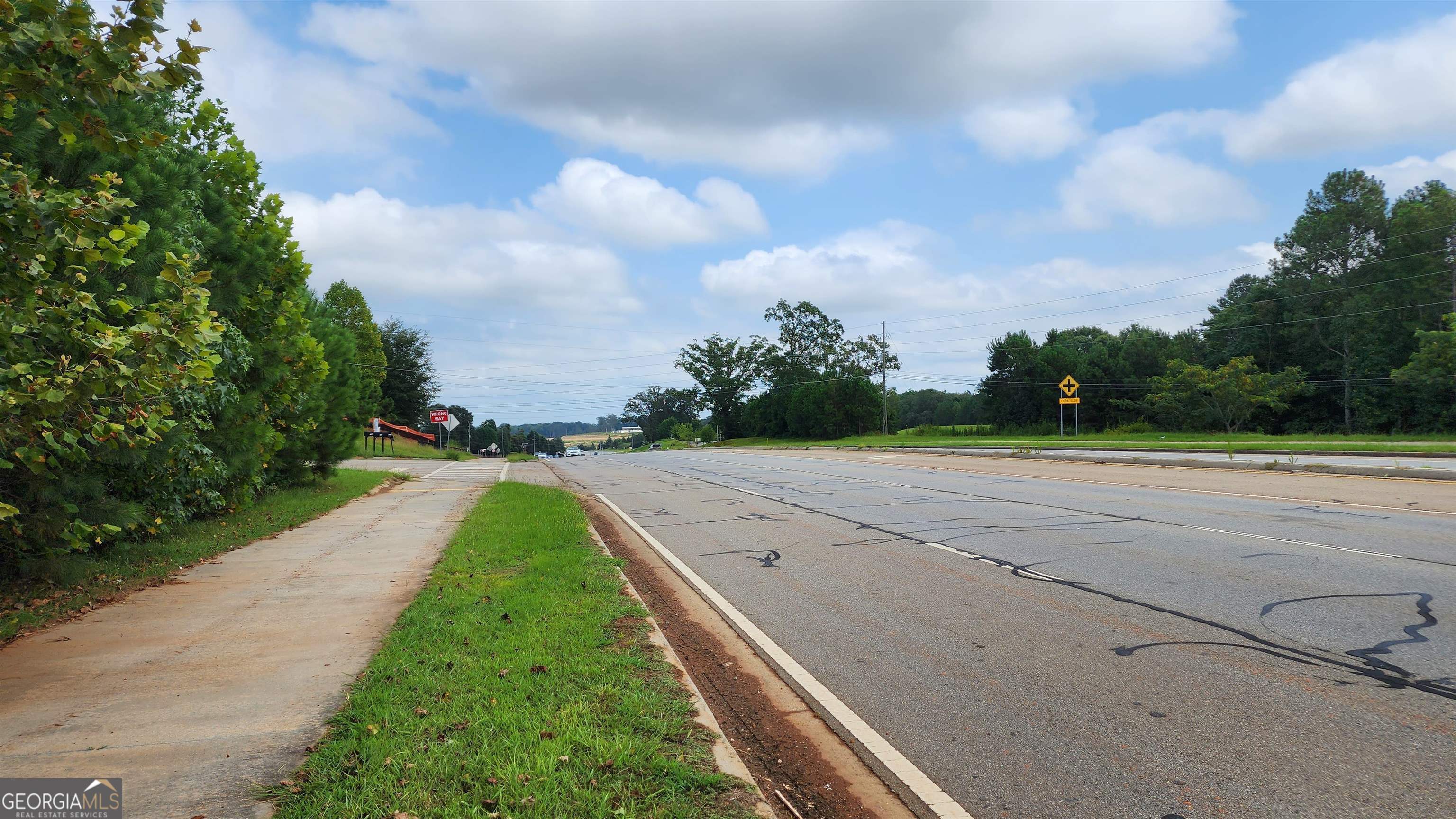 1661 Friendship Road Hoschton GA 30548