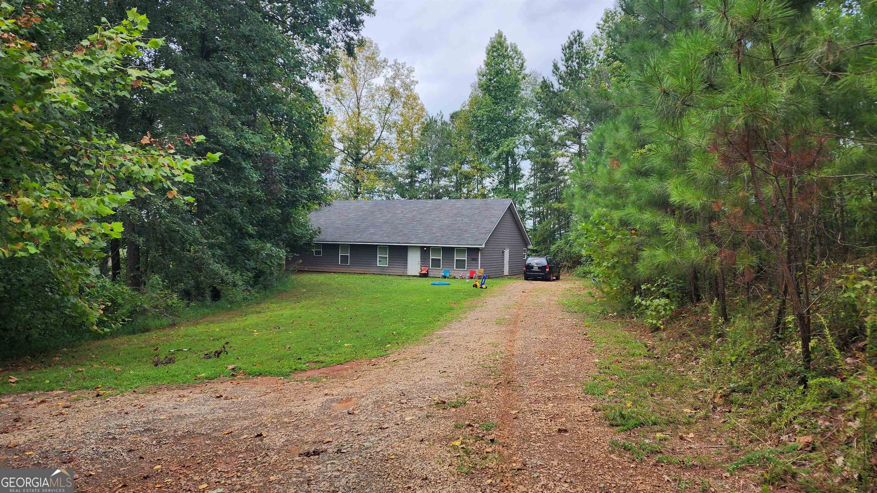 1661 Friendship Road Hoschton GA 30548