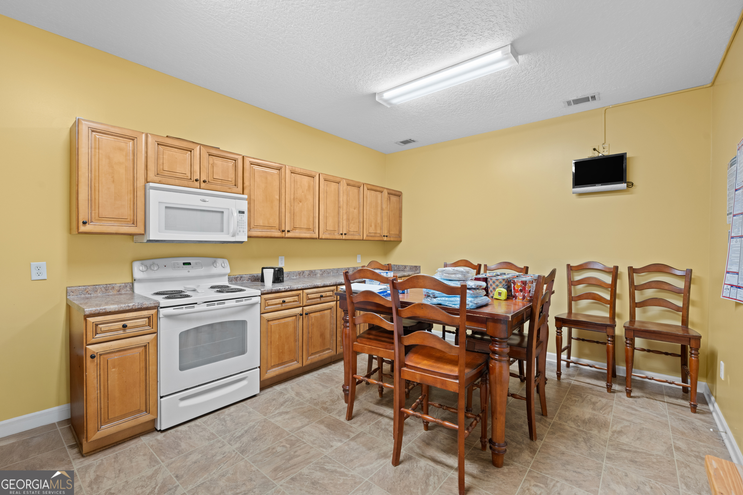 1135 E Hiawatha Street Metter GA 30439