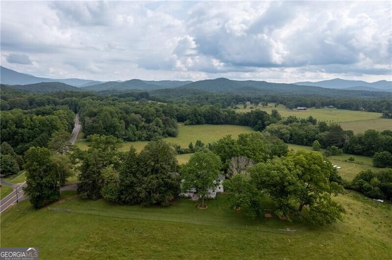 1526 Highway 255 N Sautee Nacoochee GA 30571
