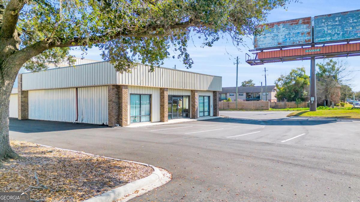 8890 Abercorn Street Savannah GA 31406