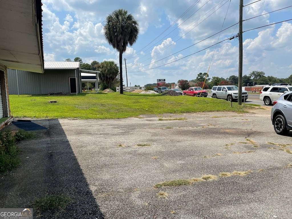 321 W Liberty Avenue Lyons GA 30436
