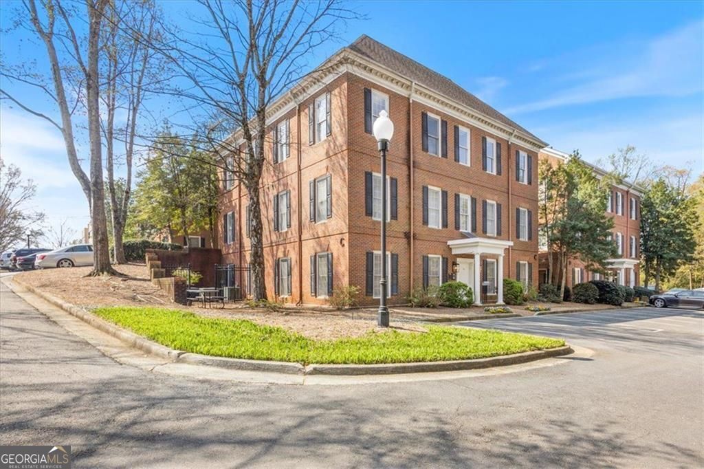 5064 Roswell Road Sandy Springs GA 30342