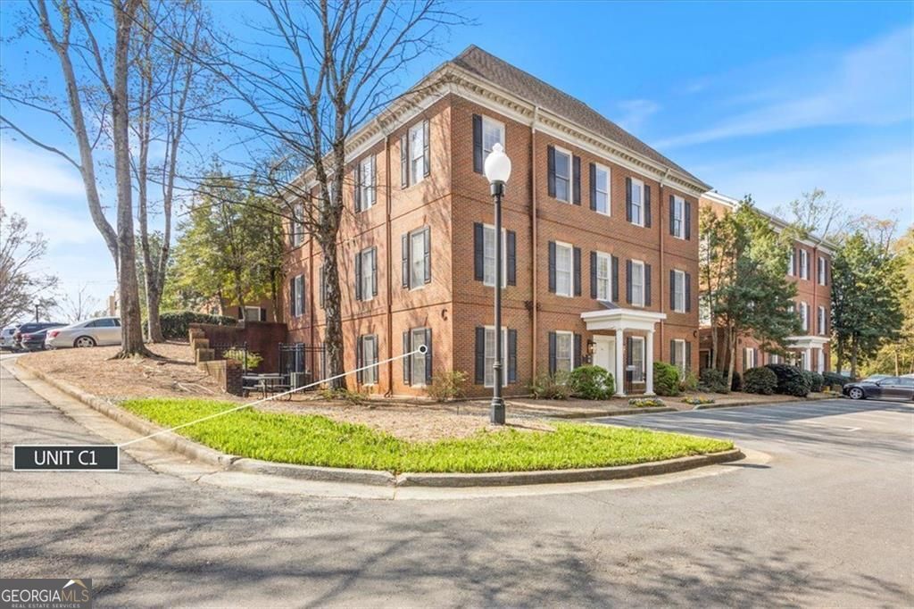 5064 Roswell Road Sandy Springs GA 30342