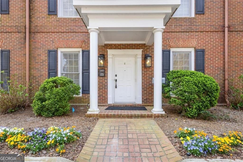 5064 Roswell Road Sandy Springs GA 30342