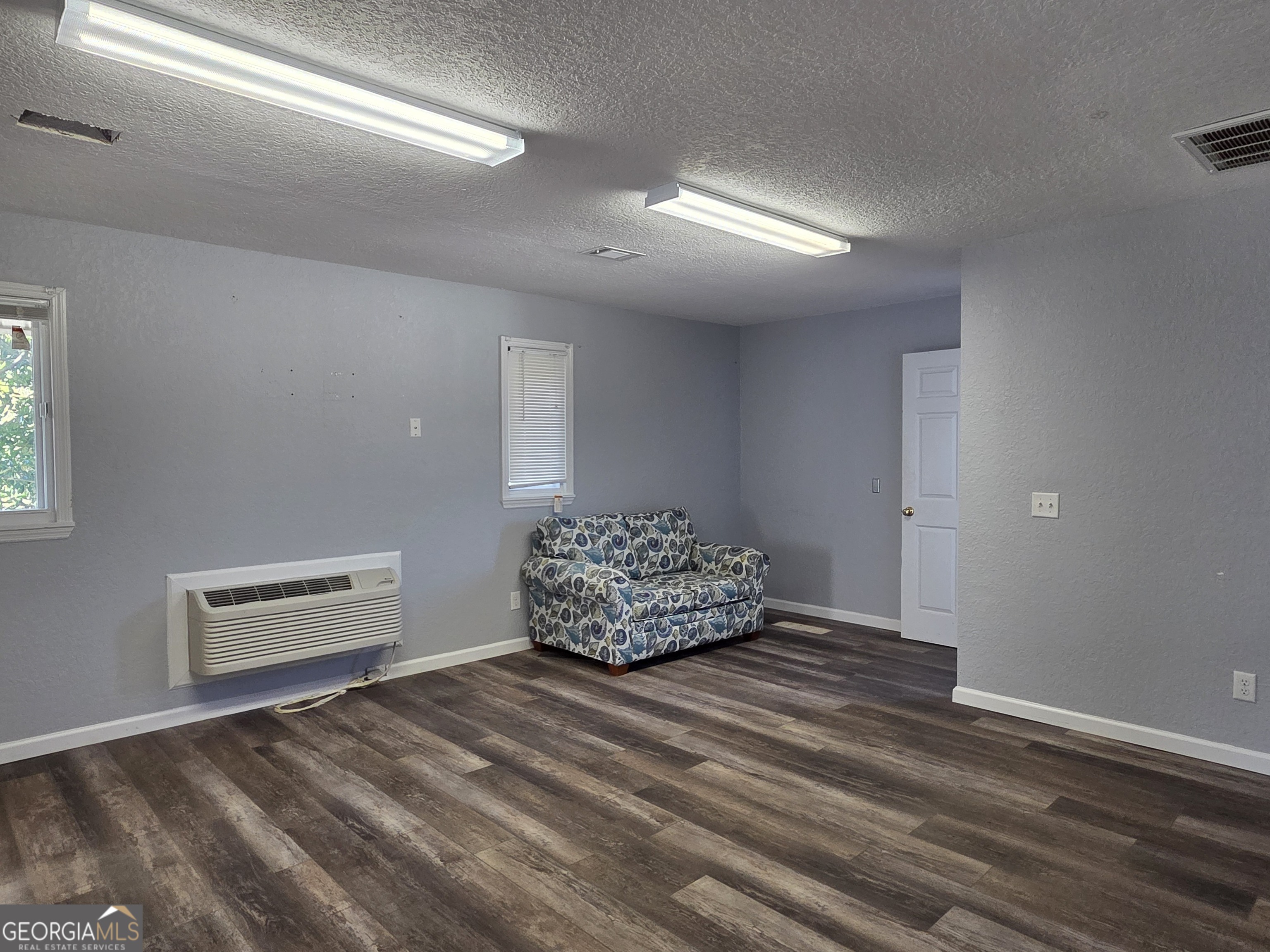 1563 W Cherry Street Jesup GA 31546
