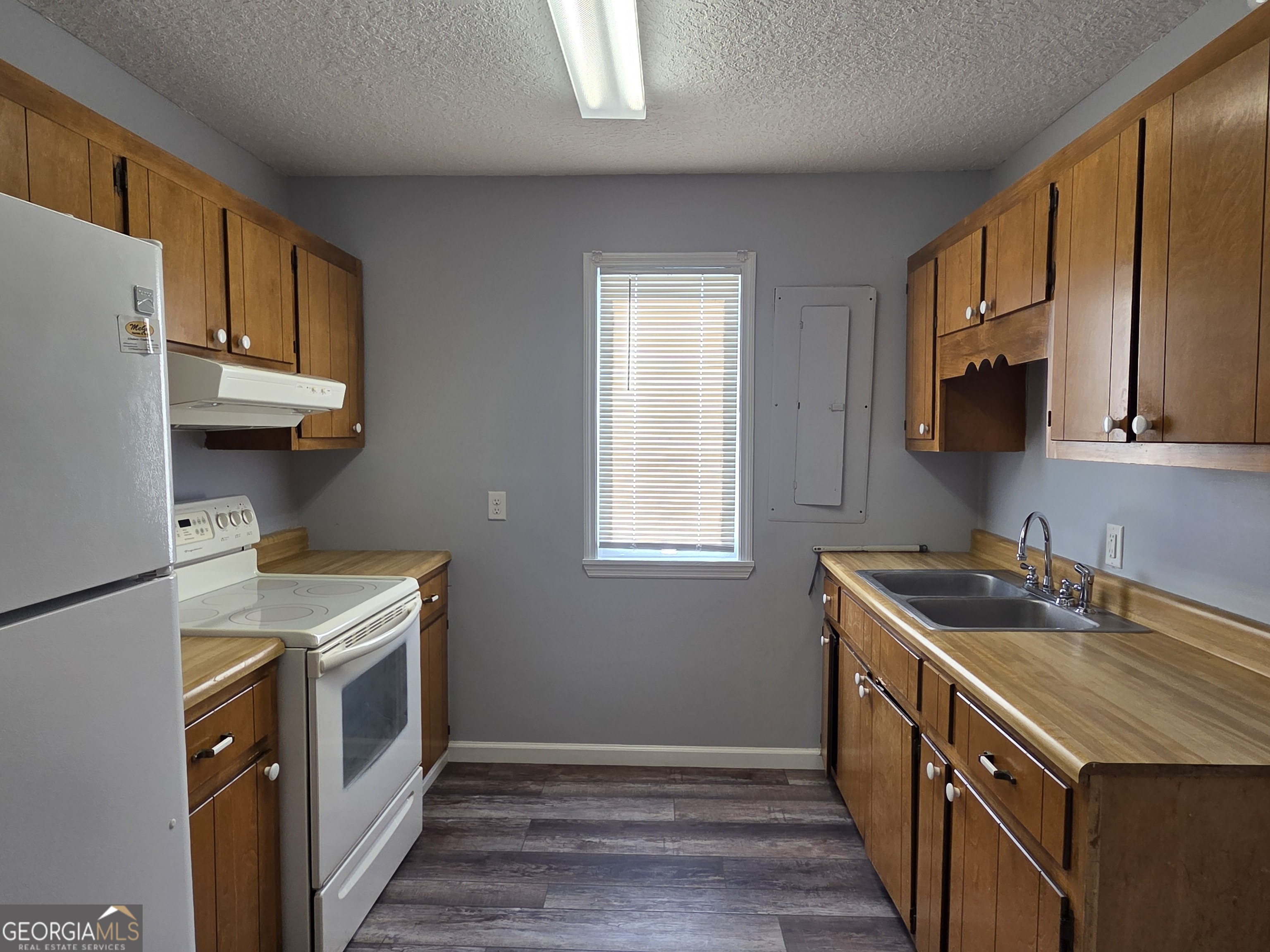 1563 W Cherry Street Jesup GA 31546