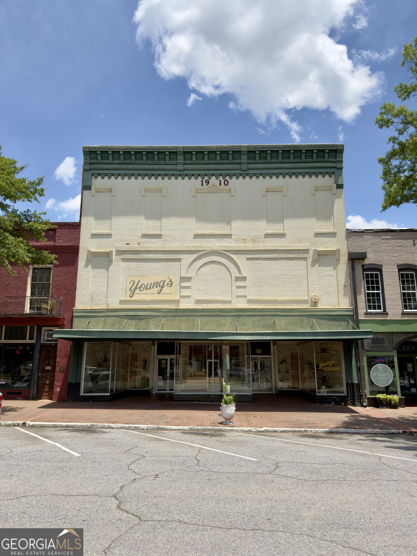 15 East Square Washington GA 30673