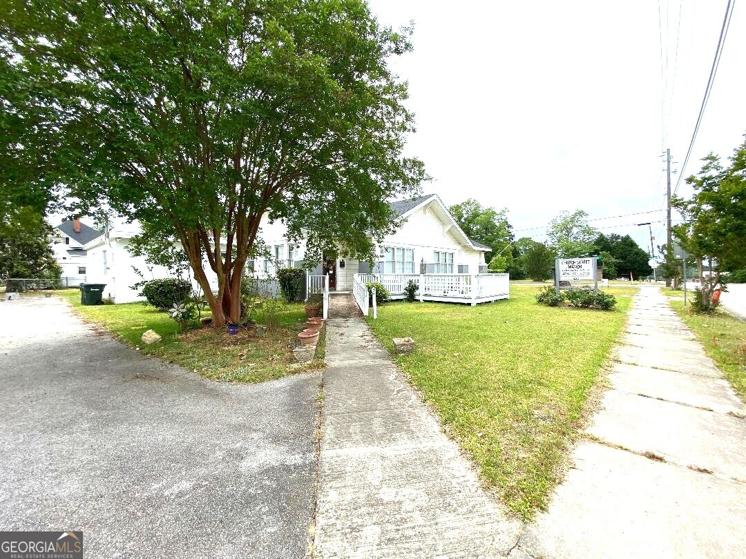 425 W Church Street Swainsboro GA 30401