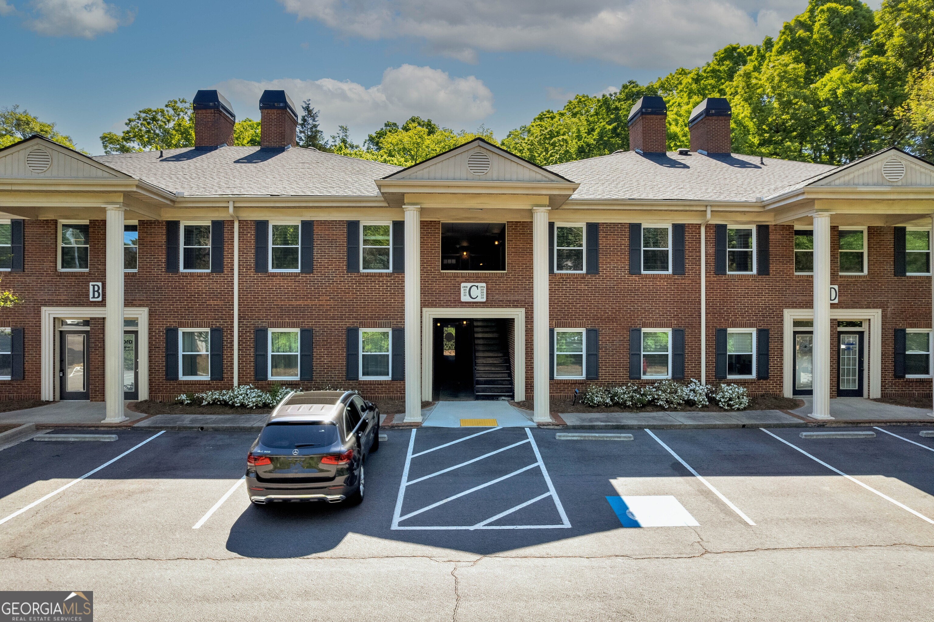 425 E Crossville Road Roswell GA 30075