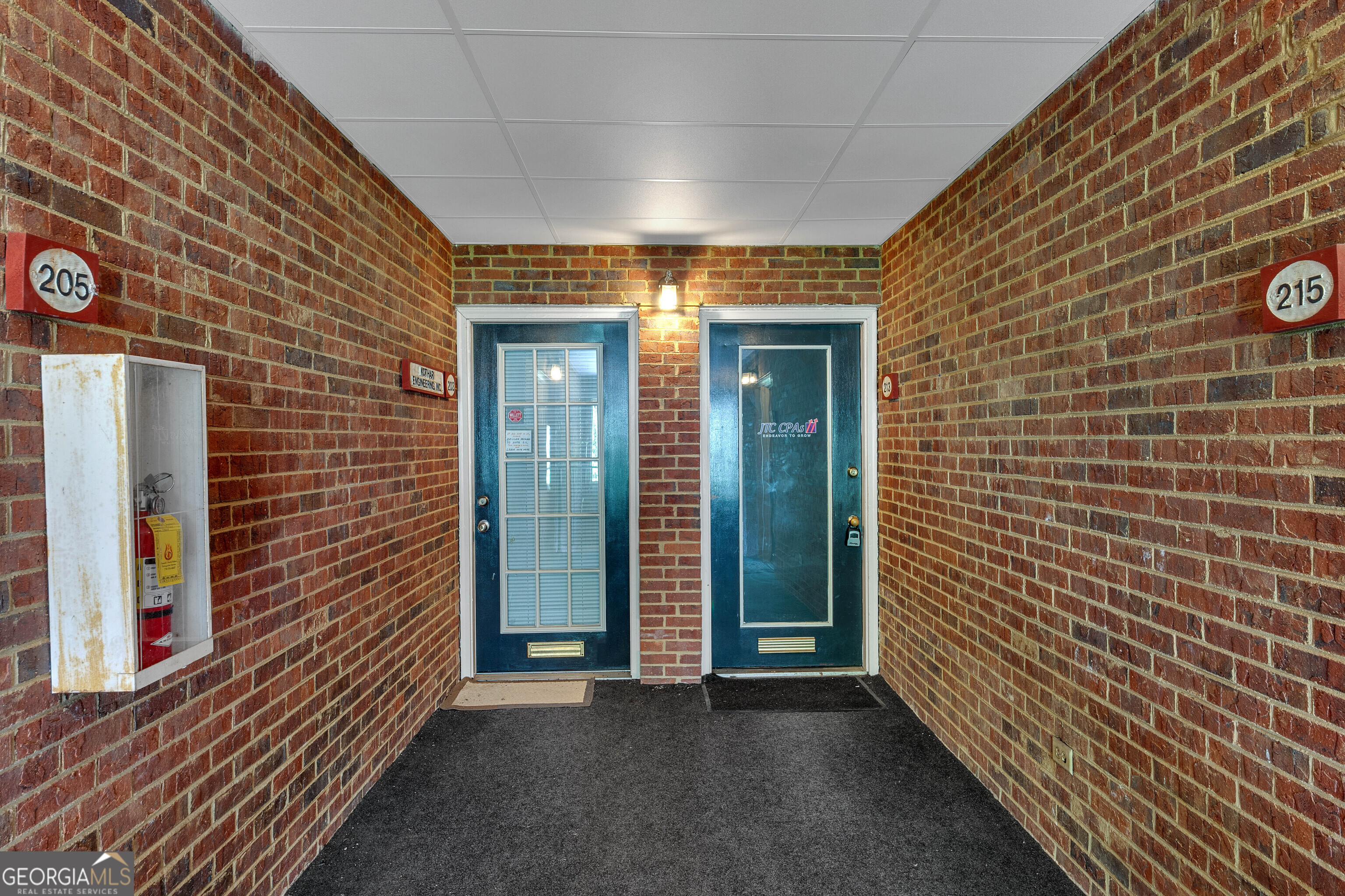 425 E Crossville Road Roswell GA 30075