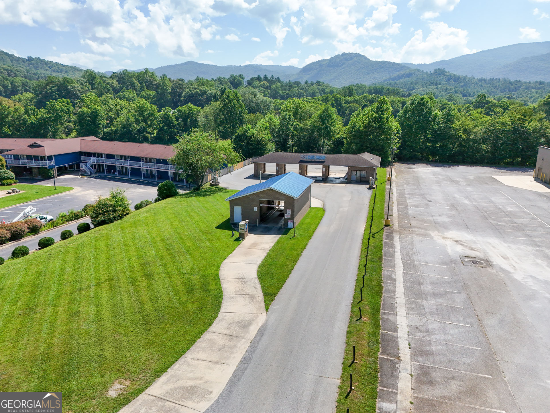 36 Royalty Lane Dillard GA 30537