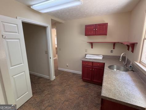 471 S Main Street Cleveland GA 30528
