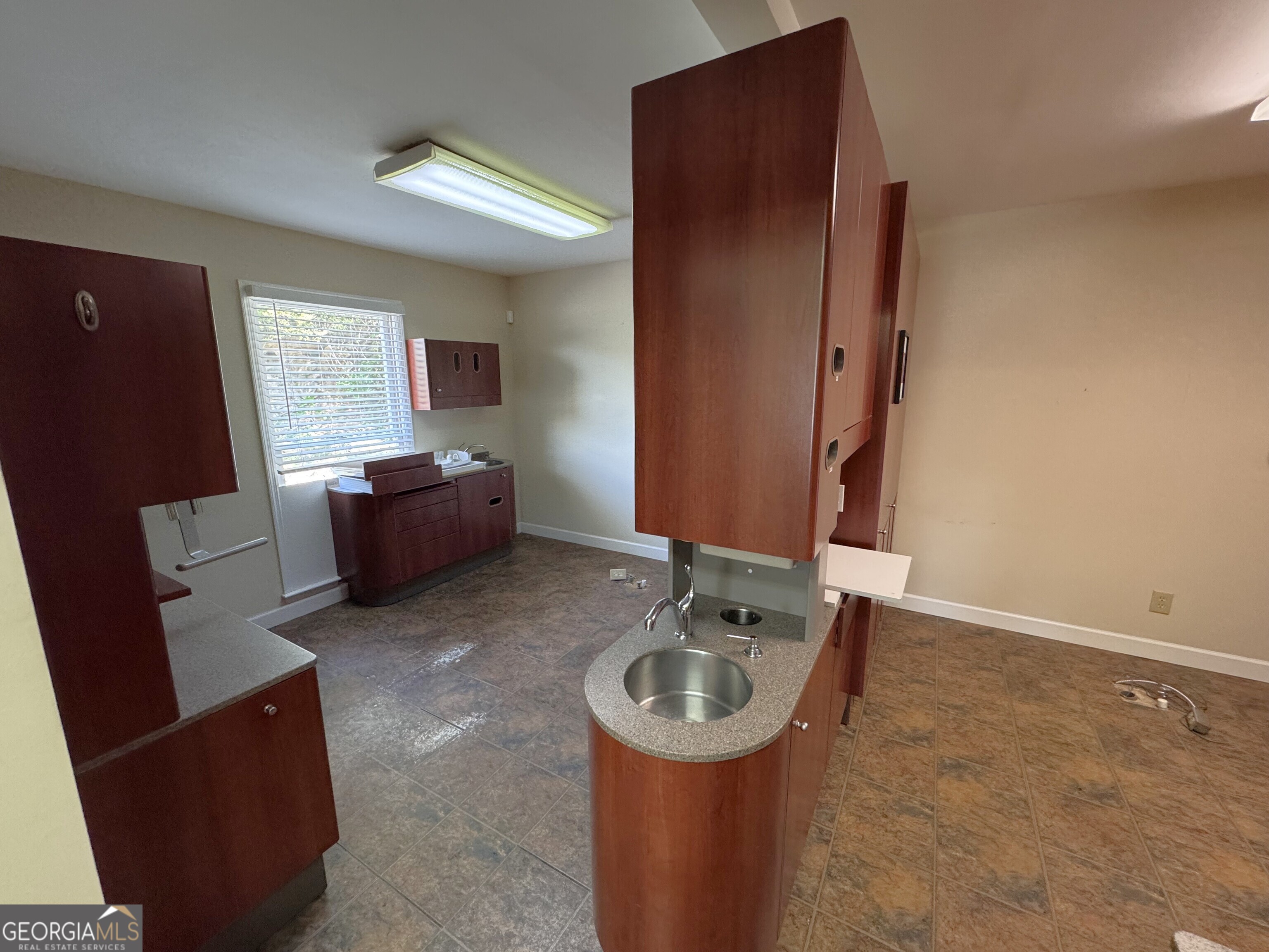 471 S Main Street Cleveland GA 30528