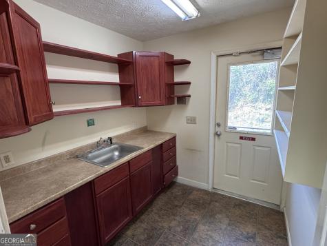 471 S Main Street Cleveland GA 30528