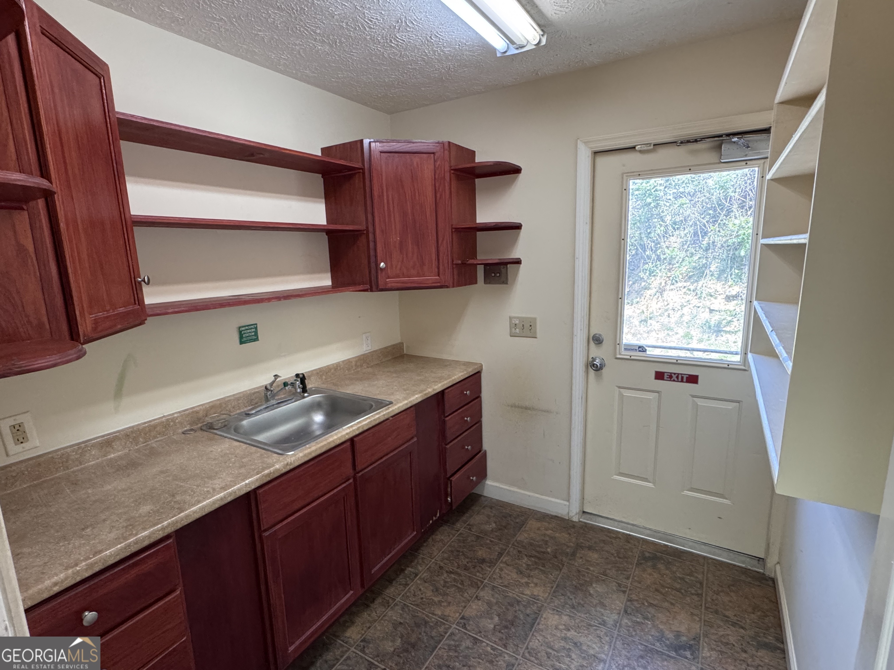 471 S Main Street Cleveland GA 30528