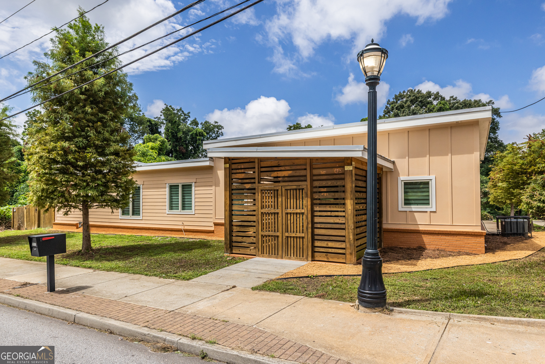 1651 Pryor Road SW Atlanta GA 30315
