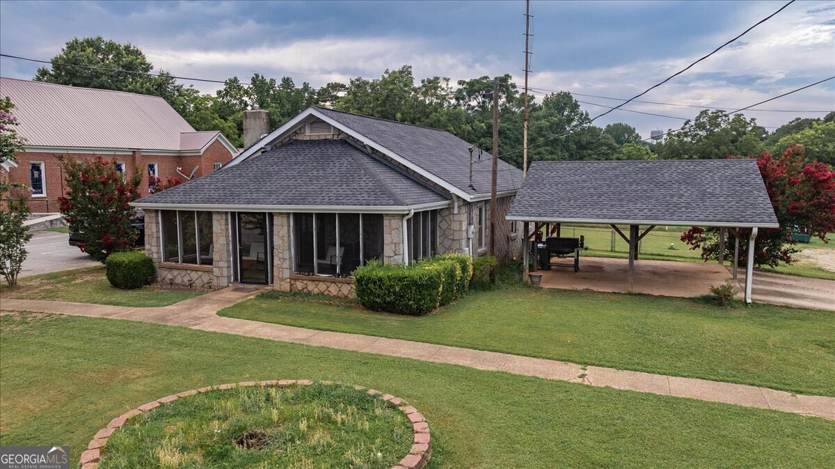 317 & 295 General Daniels Avenue N Danielsville GA 30633