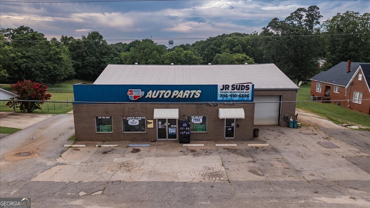 317 & 295 General Daniels Avenue N Danielsville GA 30633