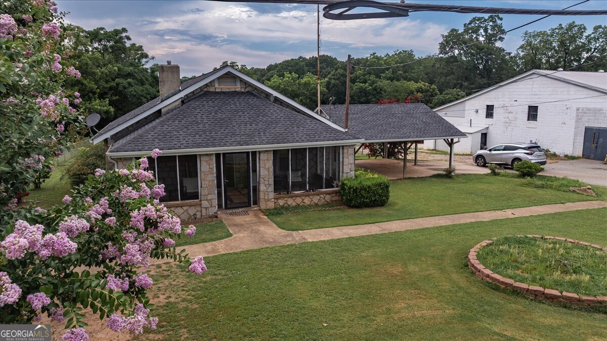 317 & 295 General Daniels Avenue N Danielsville GA 30633