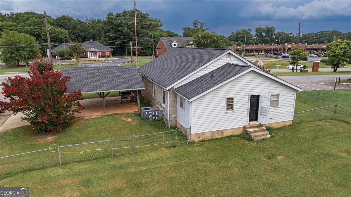 317 & 295 General Daniels Avenue N Danielsville GA 30633
