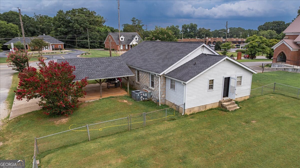 317 & 295 General Daniels Avenue N Danielsville GA 30633