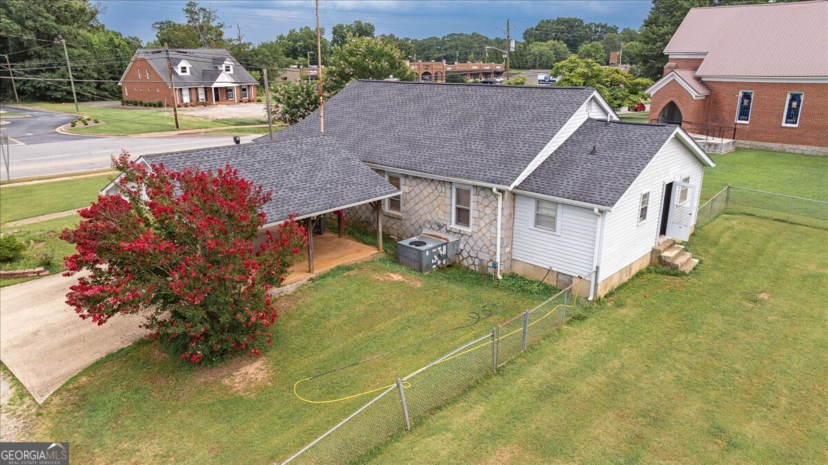 317 & 295 General Daniels Avenue N Danielsville GA 30633