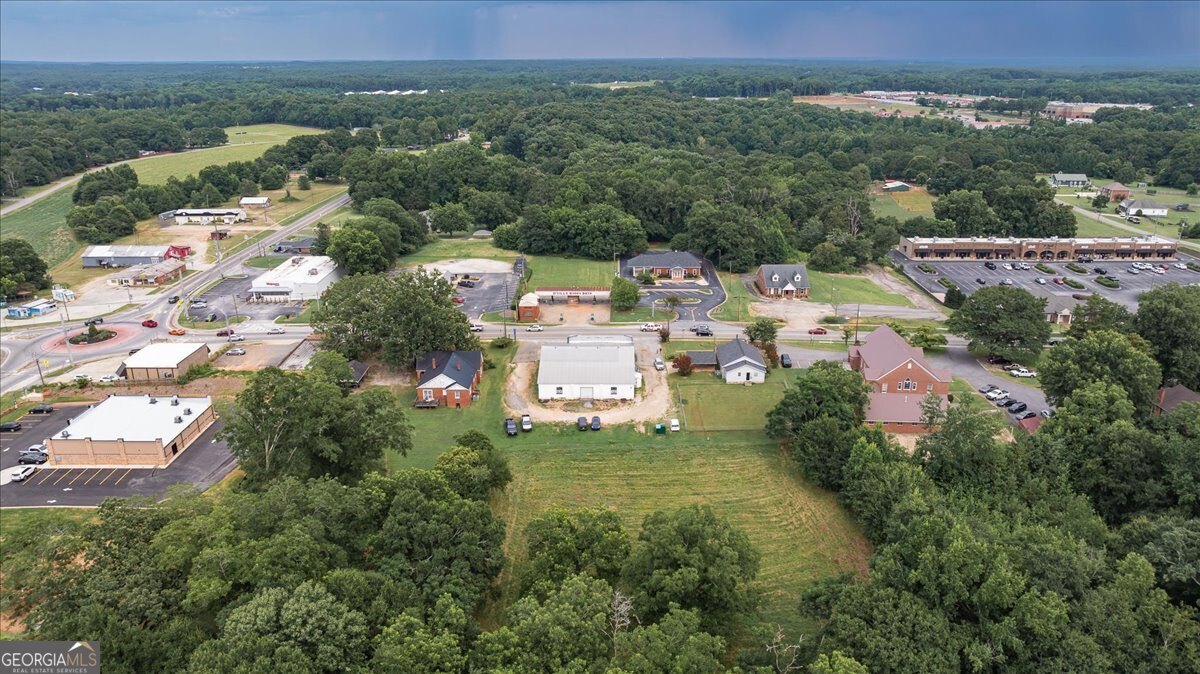 317 & 295 General Daniels Avenue N Danielsville GA 30633