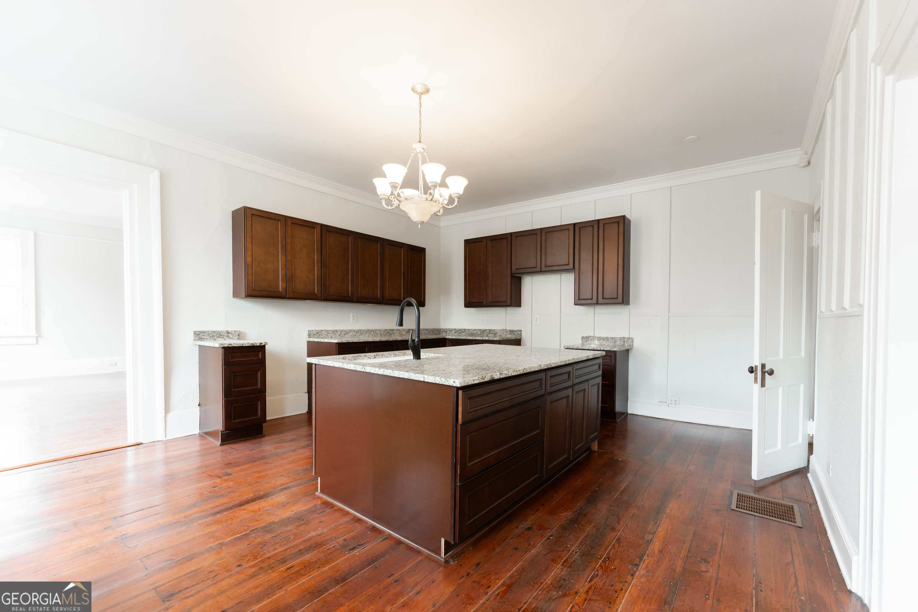 270 S Main Street Madison GA 30650