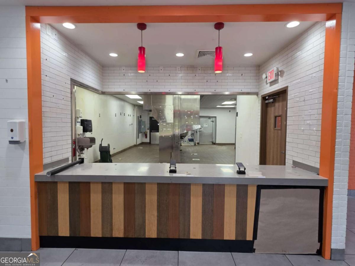 1013 N 19 Highway Thomaston GA 30286