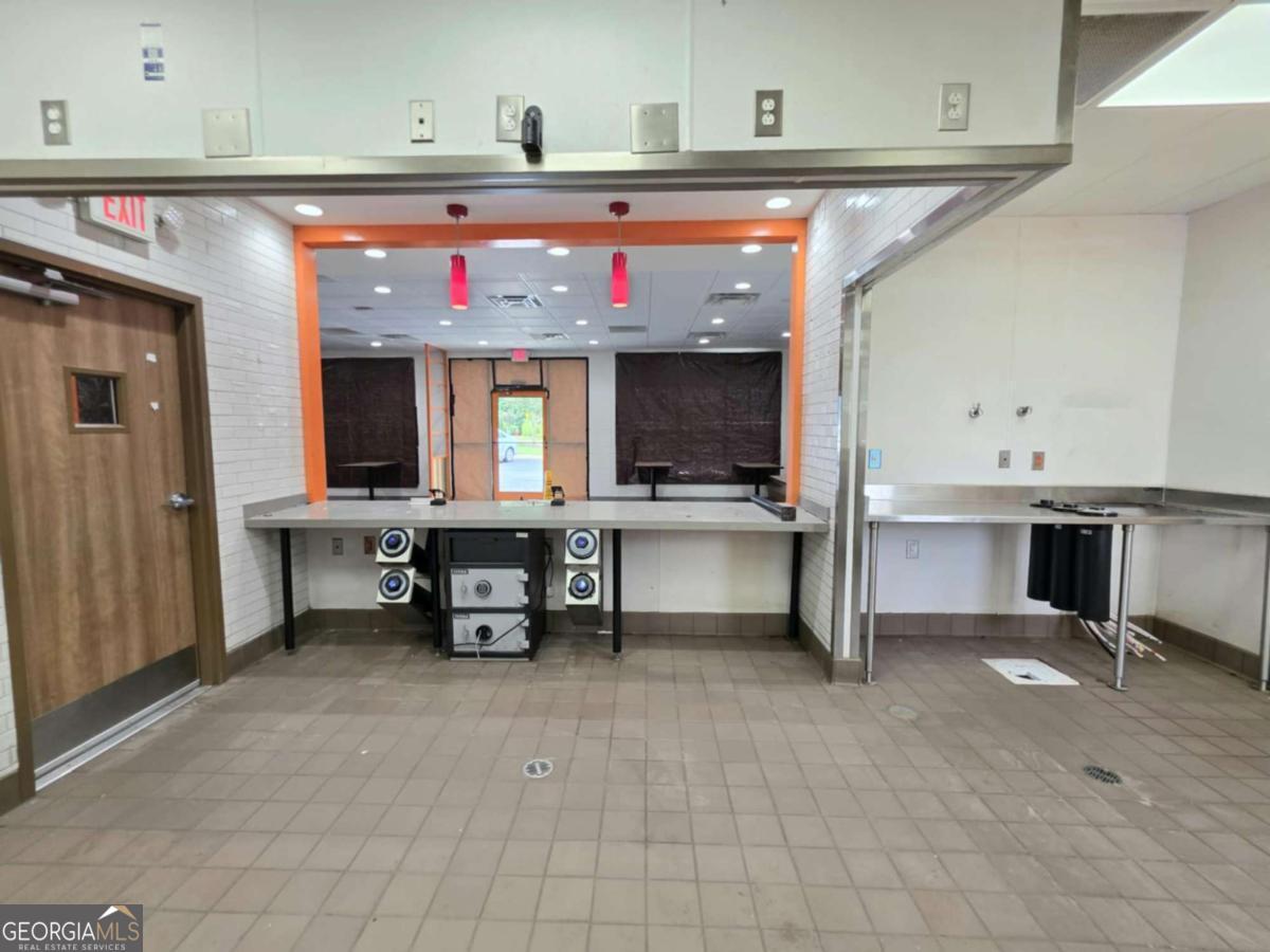 1013 N 19 Highway Thomaston GA 30286