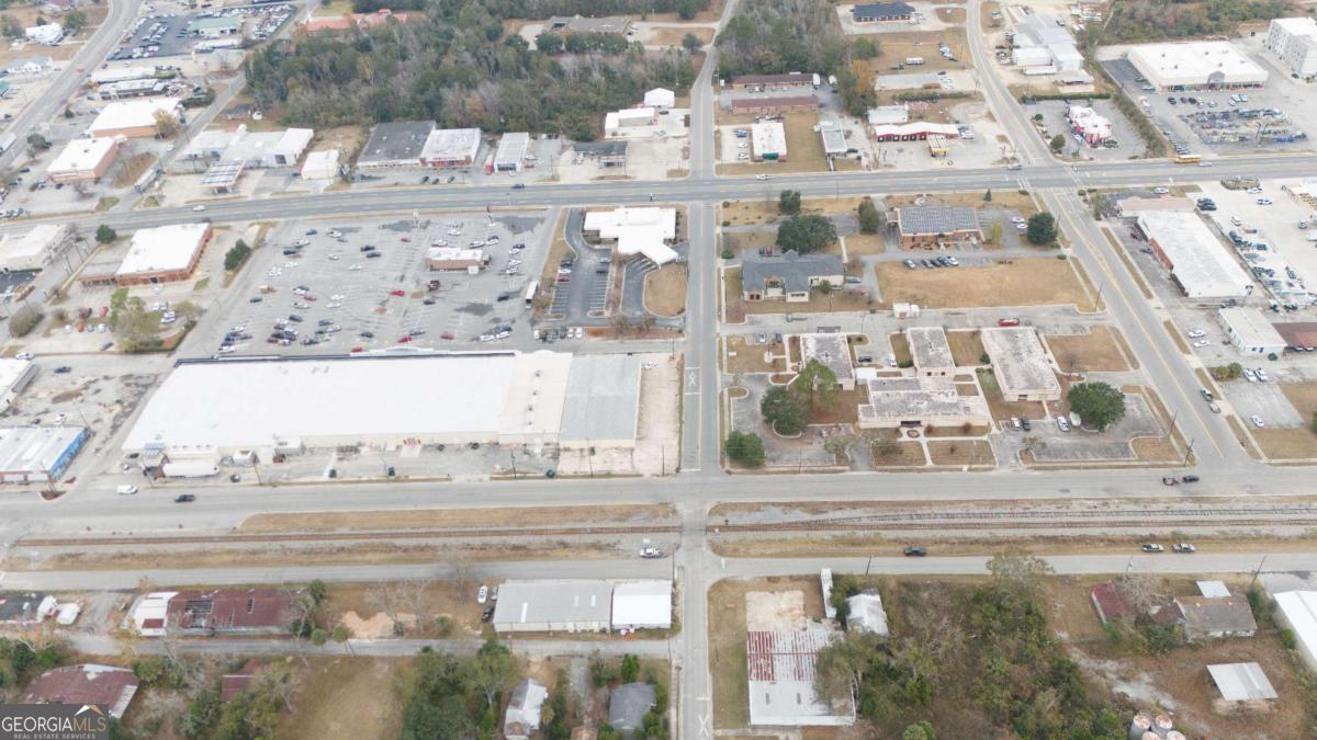 213 SE Park Baxley GA 31513