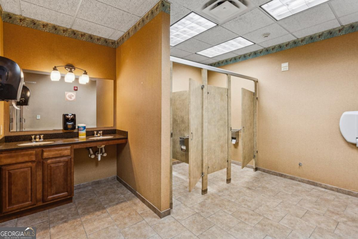 1184 Davis Place NW Atlanta GA 30318