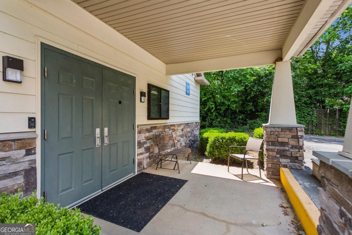 1184 Davis Place NW Atlanta GA 30318