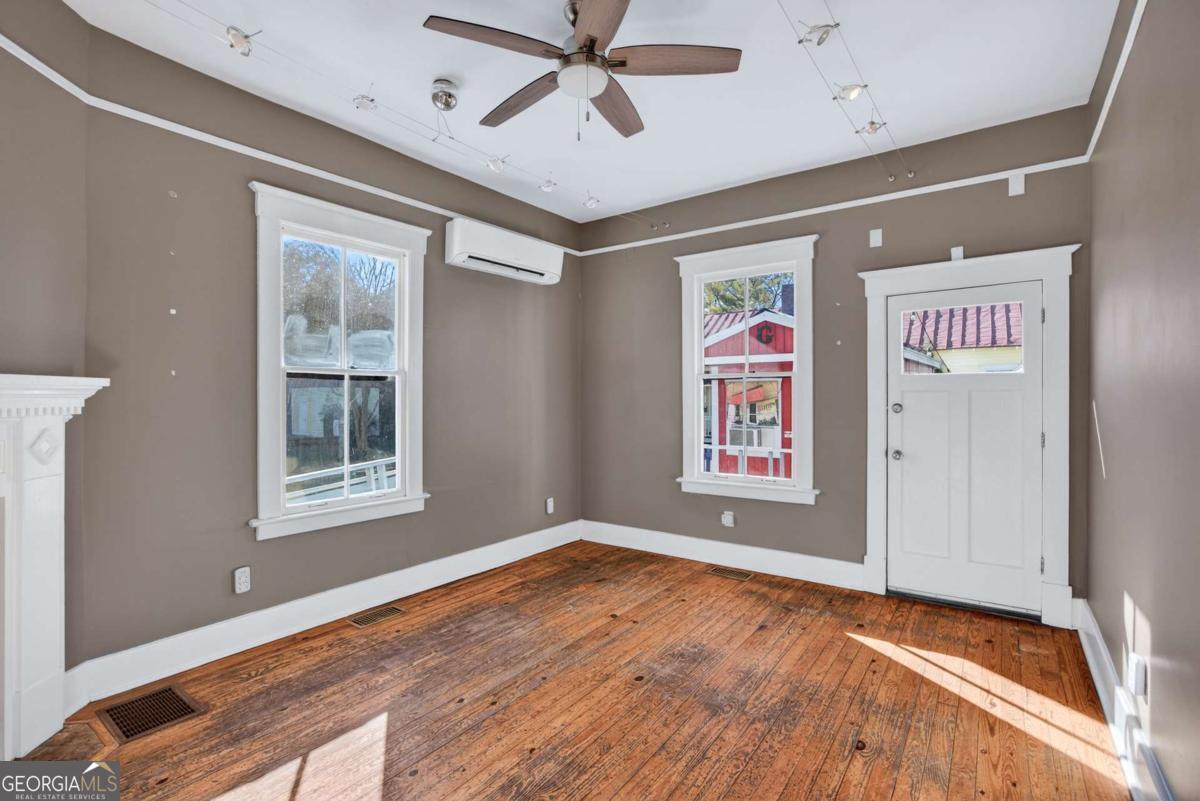 11 E 41st Street Savannah GA 31401