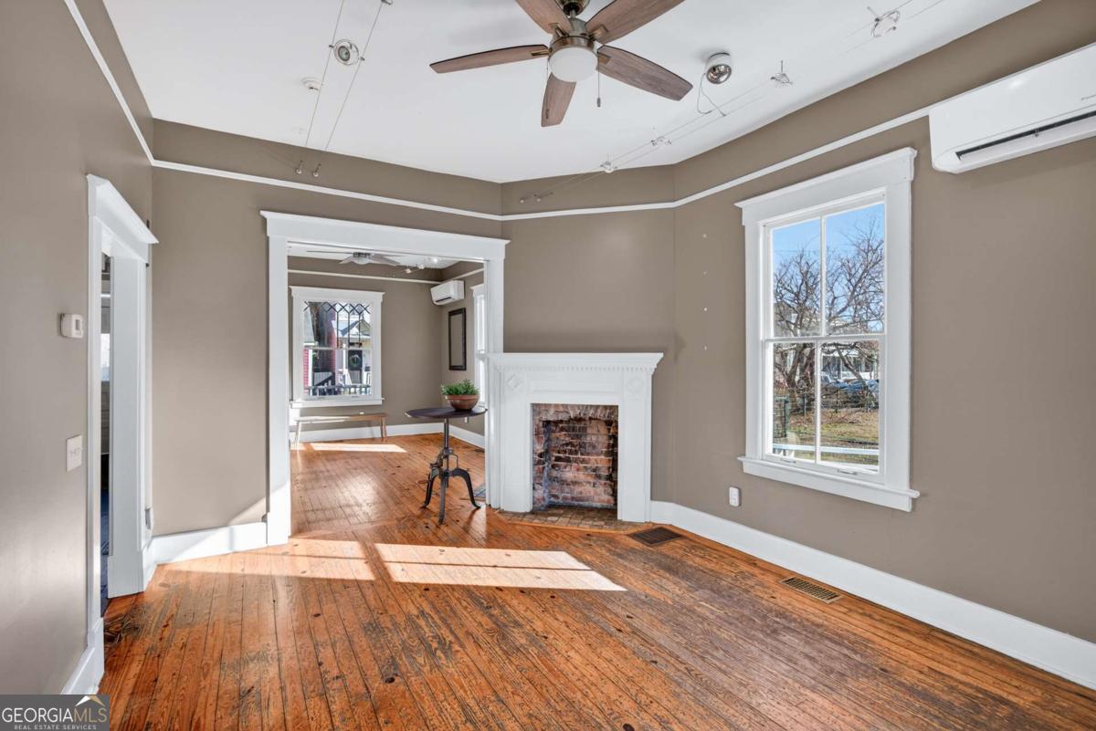 11 E 41st Street Savannah GA 31401