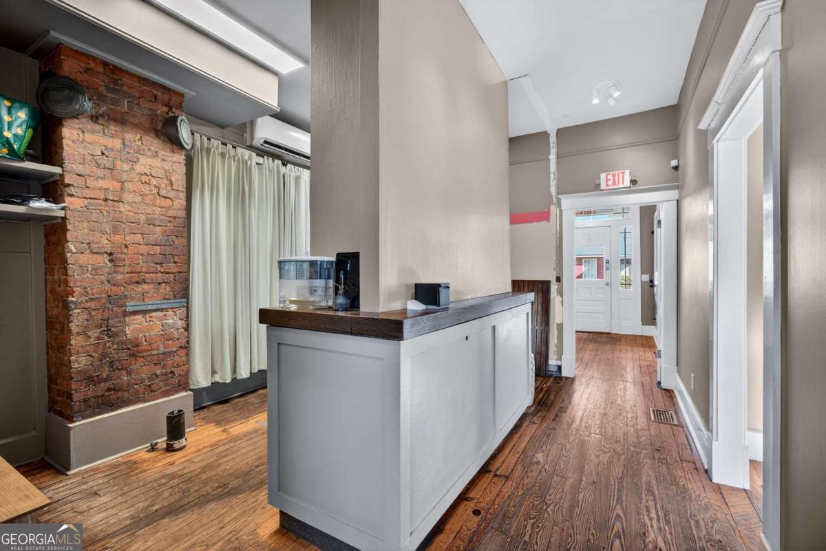11 E 41st Street Savannah GA 31401