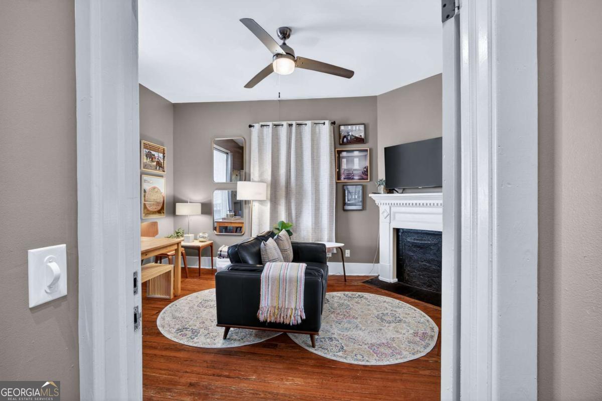 11 E 41st Street Savannah GA 31401