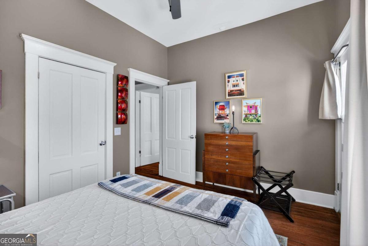 11 E 41st Street Savannah GA 31401