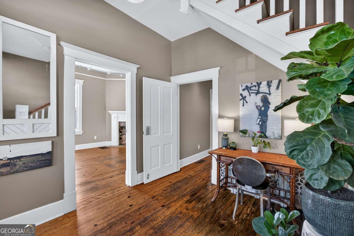 11 E 41st Street Savannah GA 31401