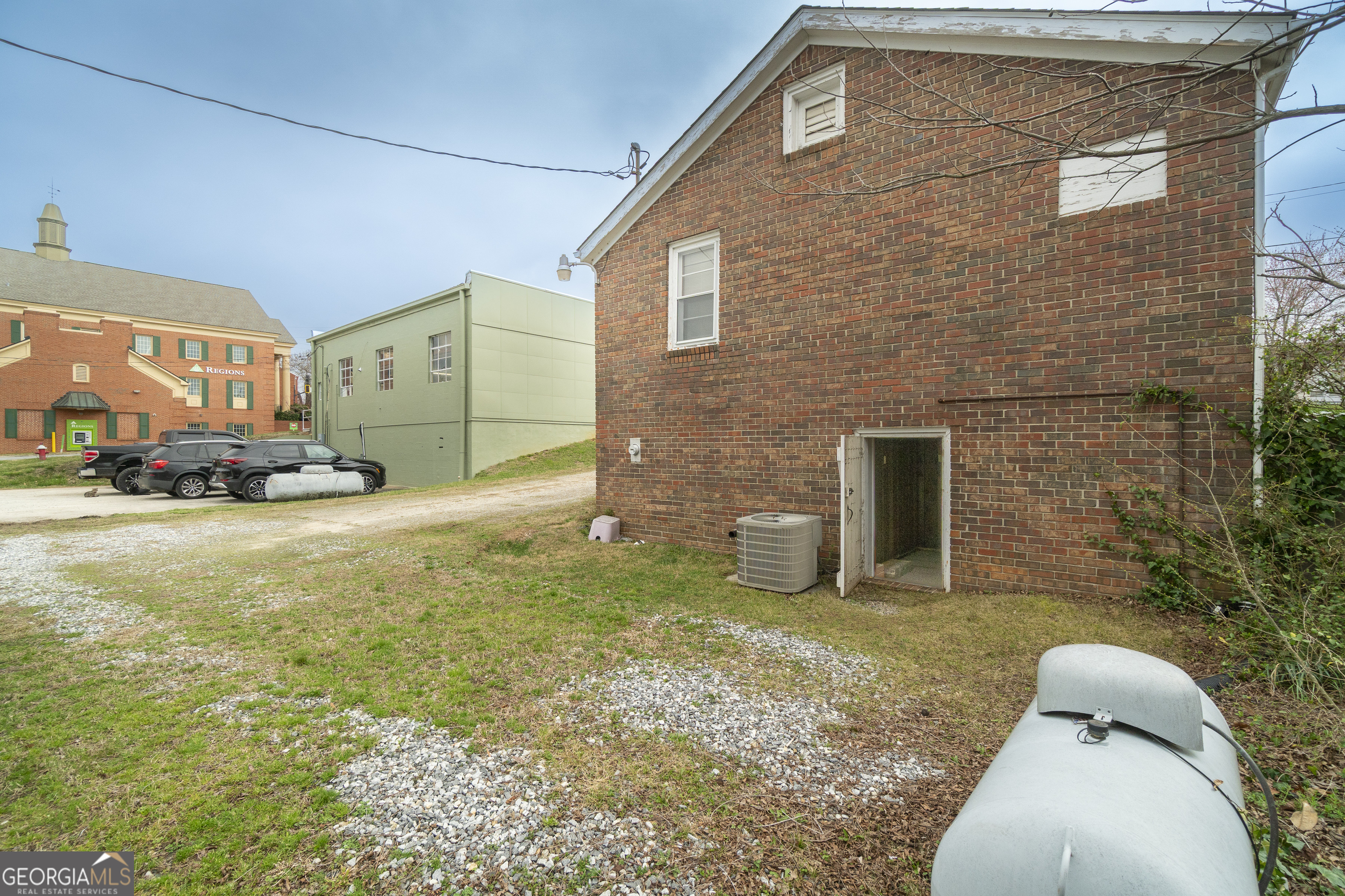 60 S Main Street Cleveland GA 30528