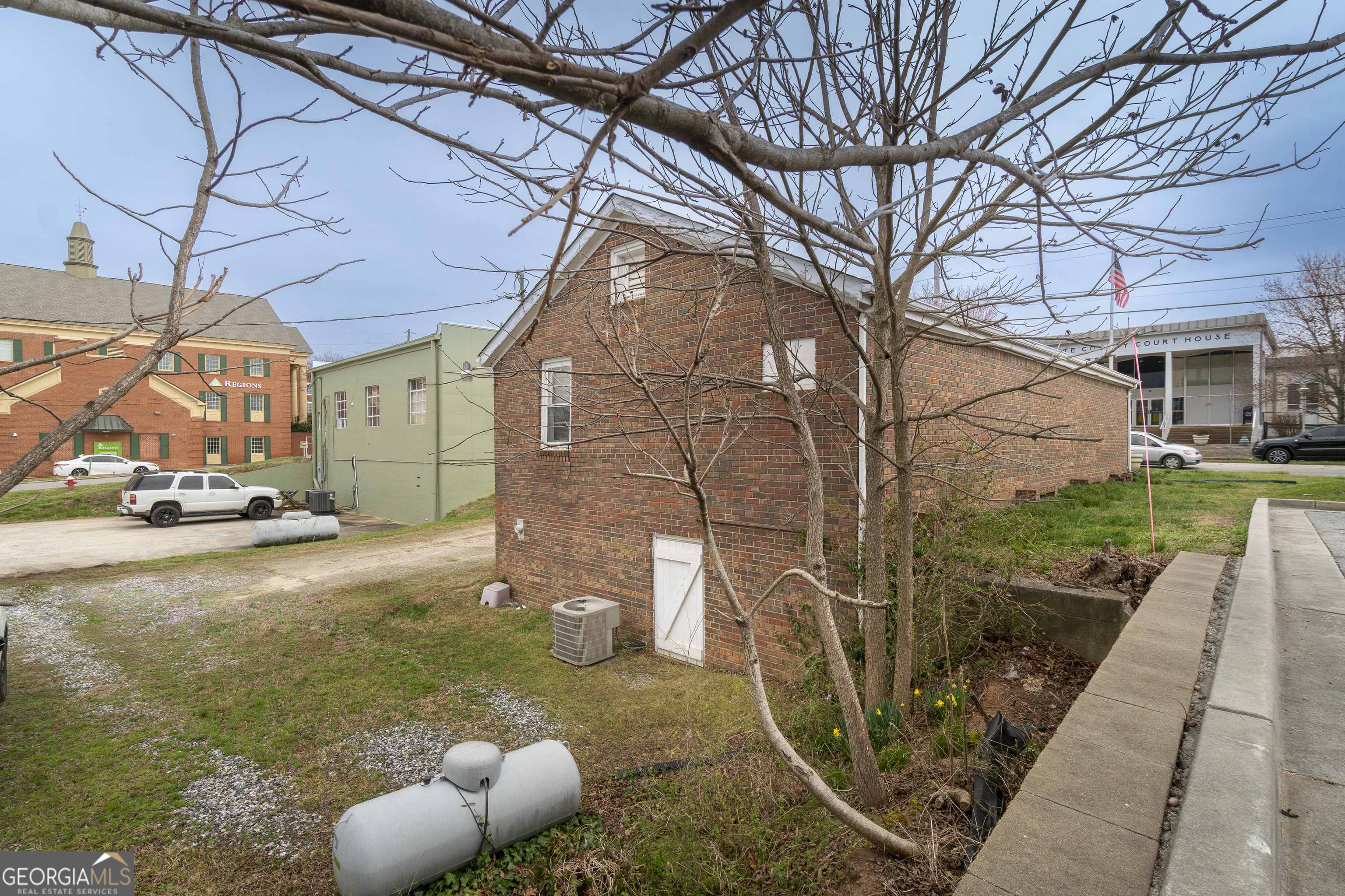 60 S Main Street Cleveland GA 30528