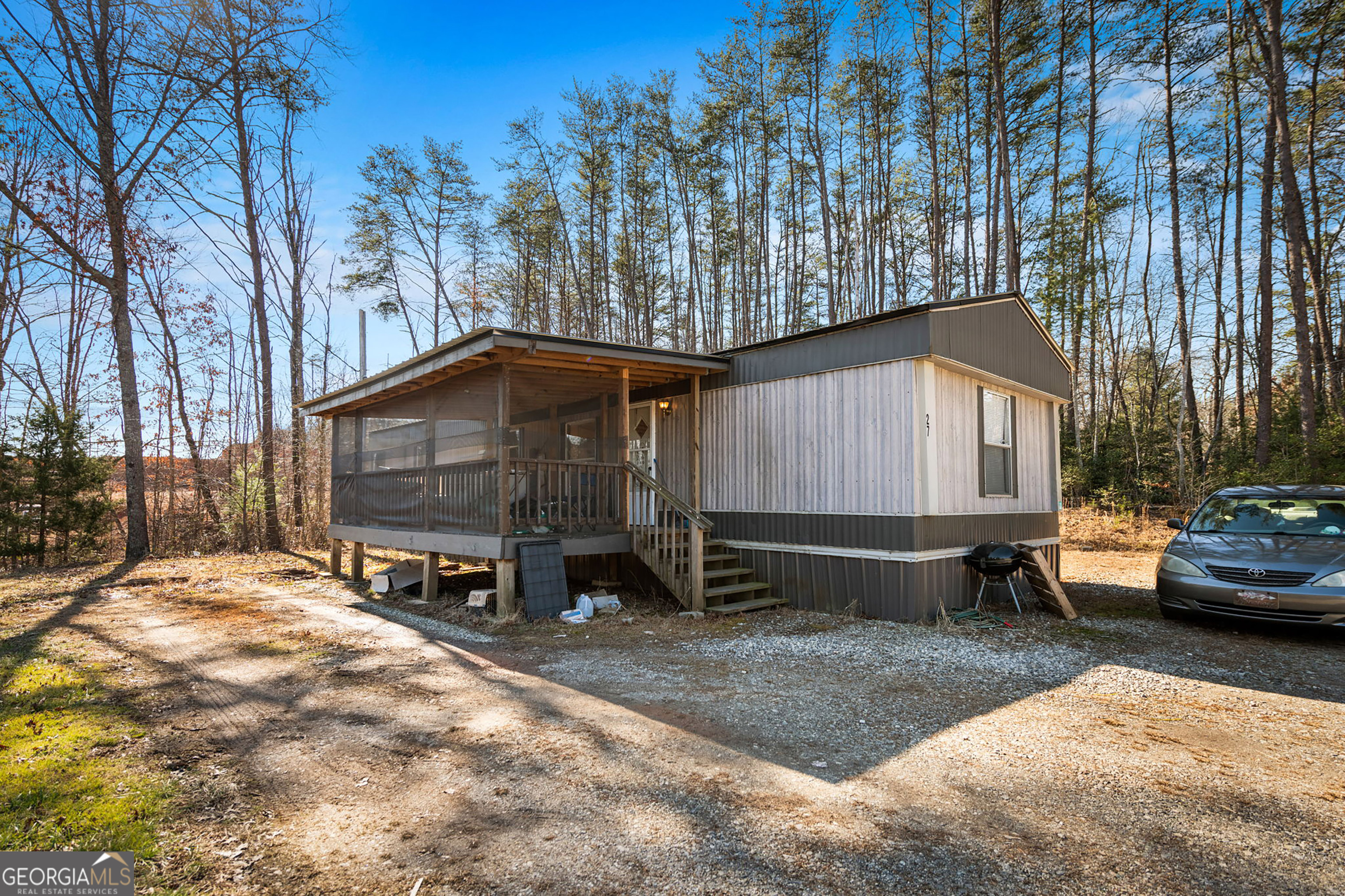 27 Shields Road Mineral Bluff GA 30559
