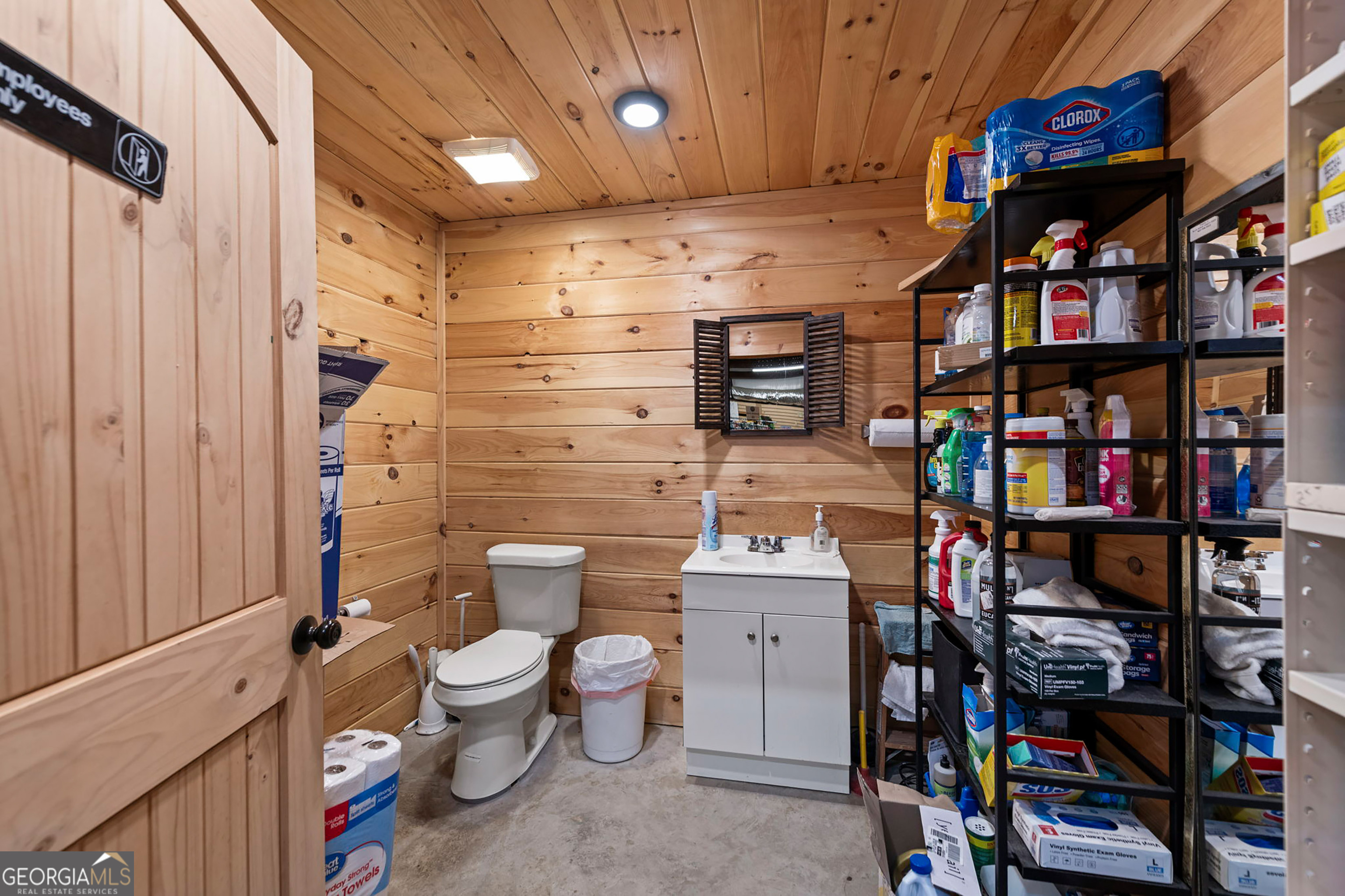 27 Shields Road Mineral Bluff GA 30559