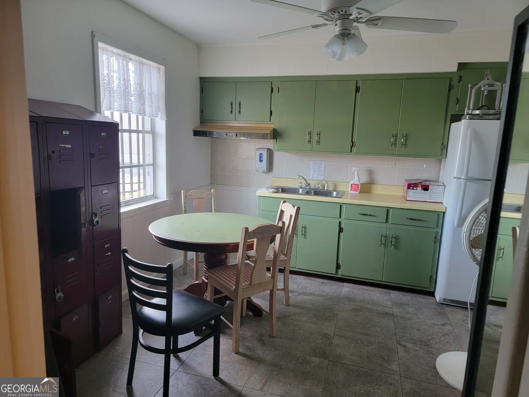 113 NE Broad Street Lyons GA 30436