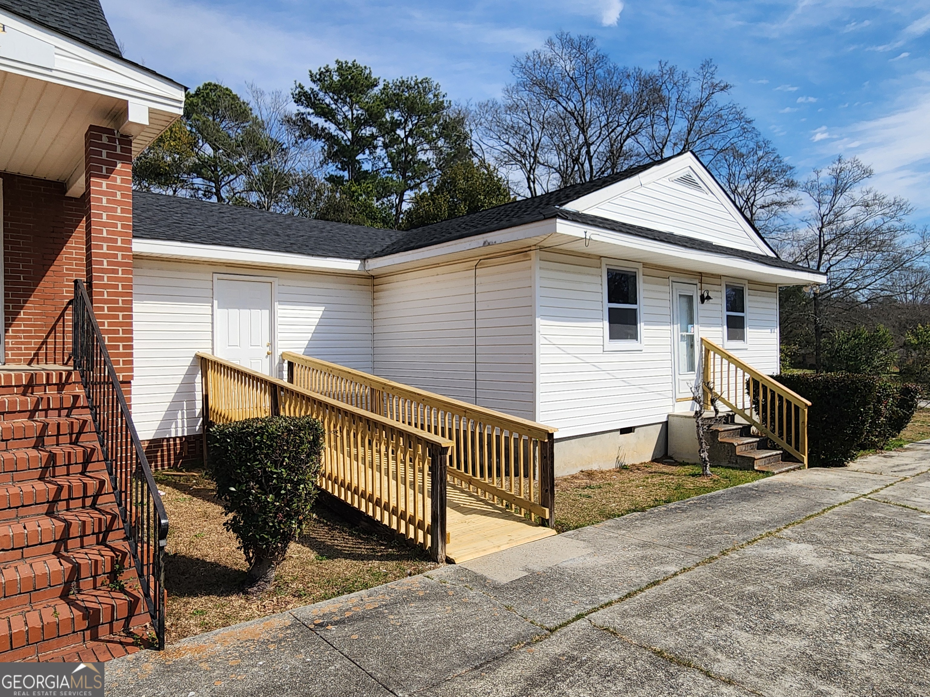 3592 Log Cabin Drive Macon GA 31204