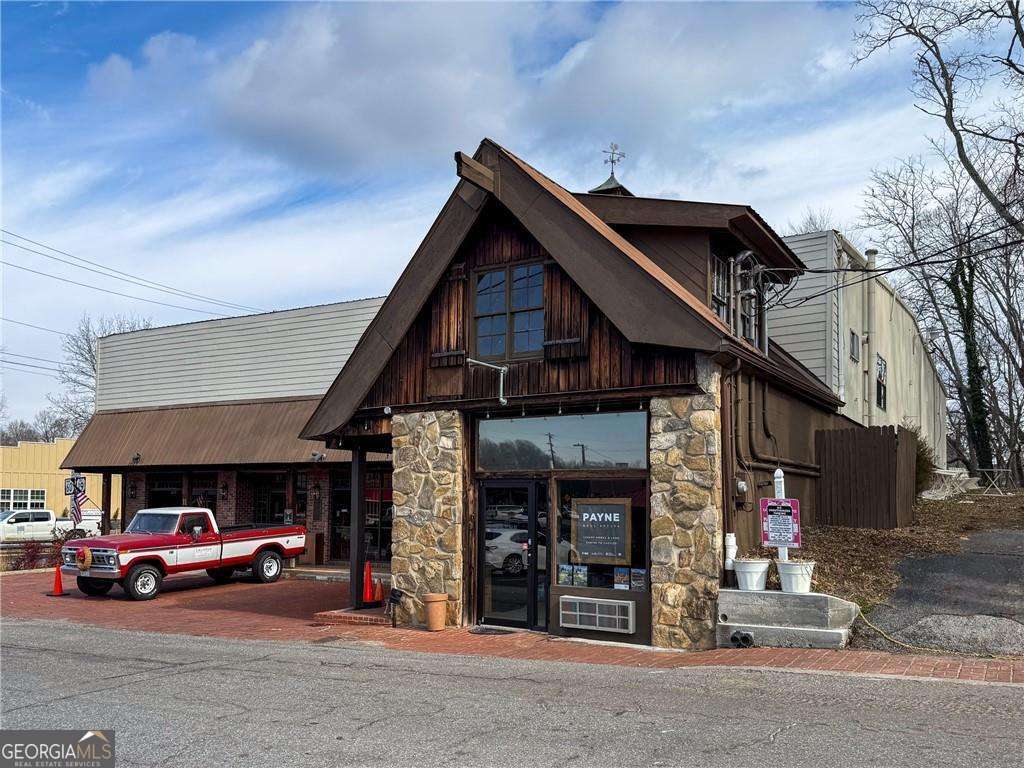 11 S Grove Street Dahlonega GA 30533