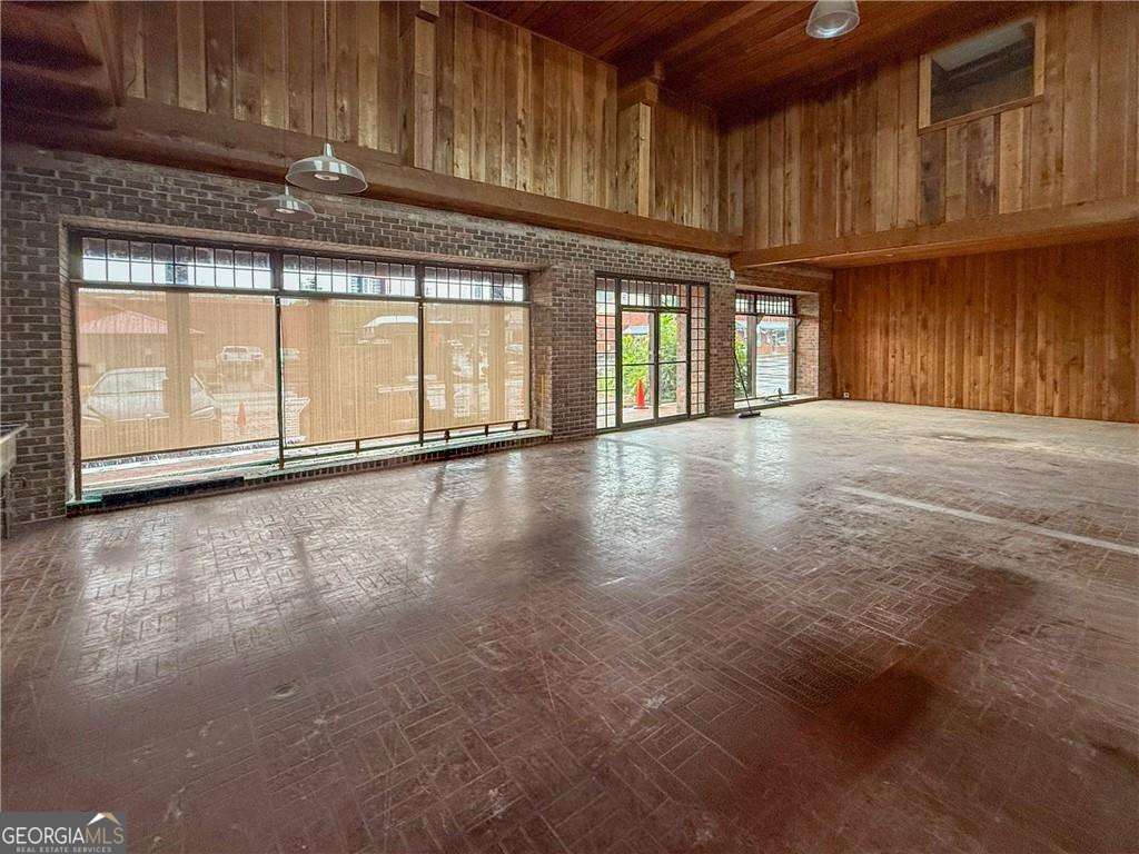 11 S Grove Street Dahlonega GA 30533