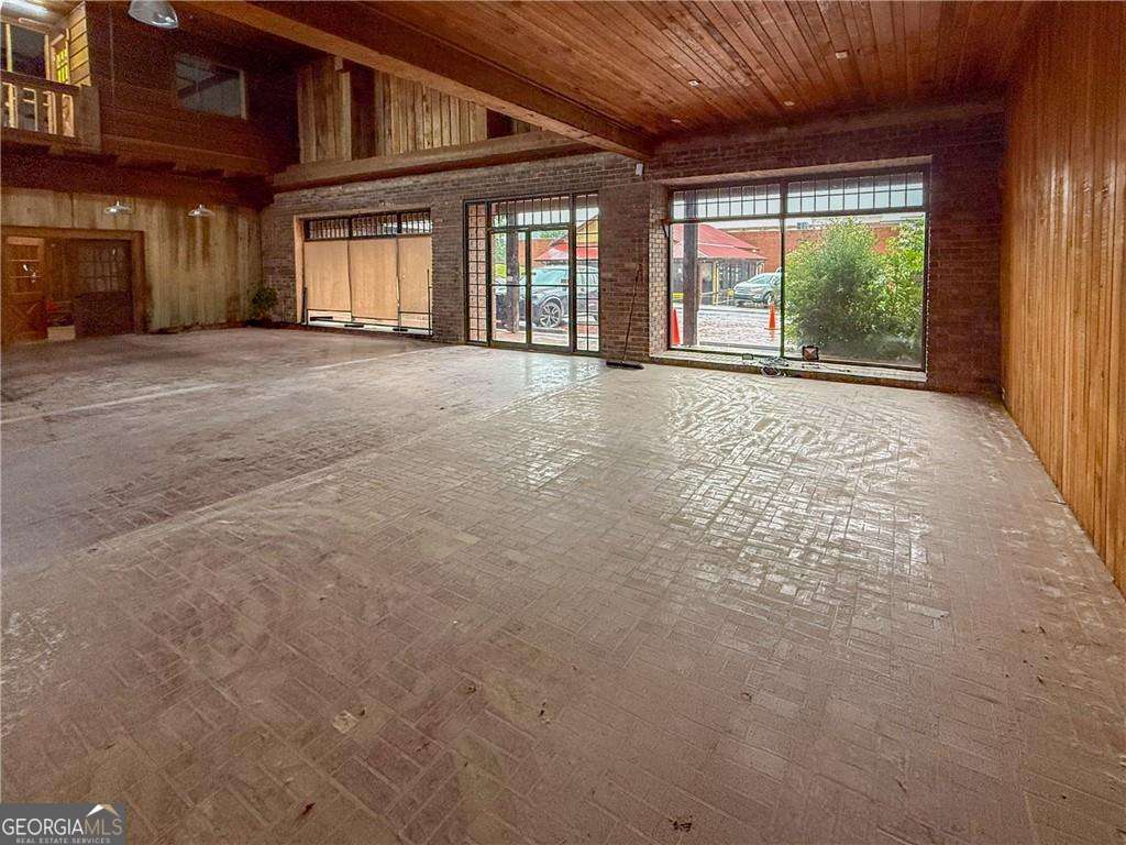11 S Grove Street Dahlonega GA 30533