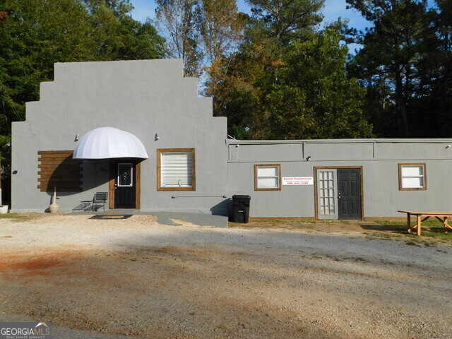 1806 Us Highway 29 West Point GA 31833